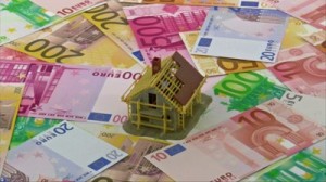 stock-footage-model-house-on-euro-banknotes-rotating